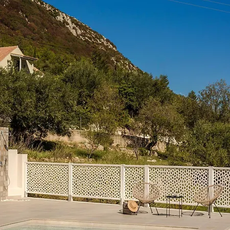 Апартаменты Azolaki Zola